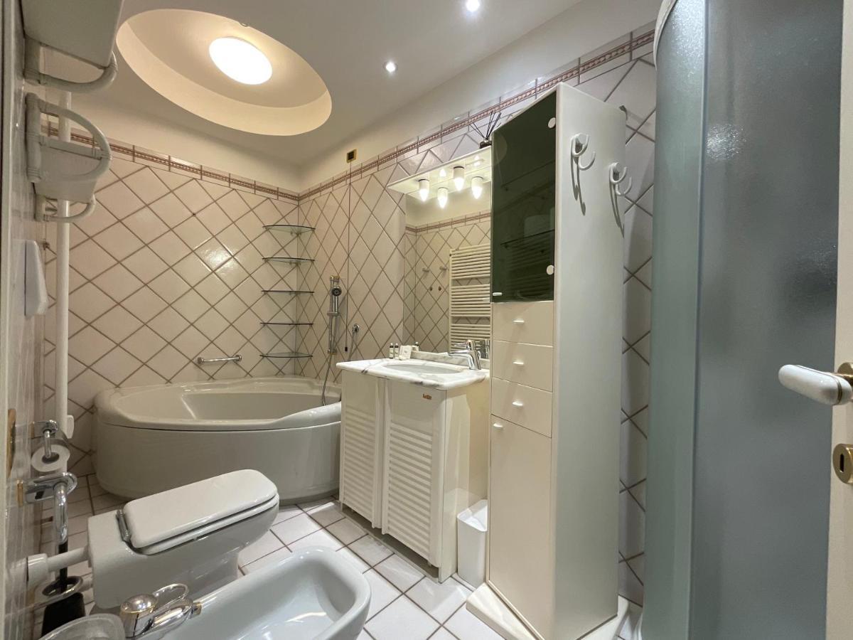 Tito Livio Deluxe Accommodation Padova Bagian luar foto